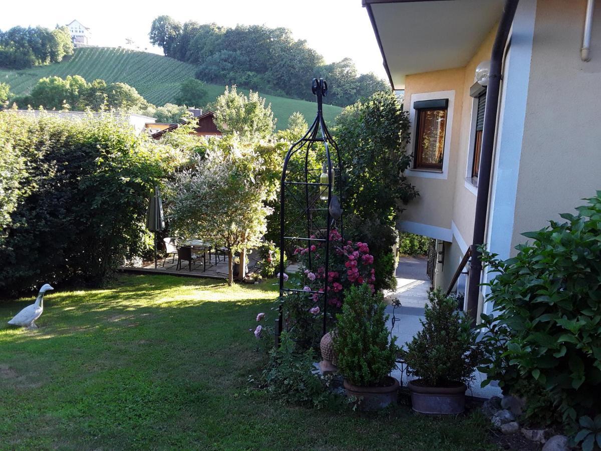 Anna'S Home - Ferienwohnungen Ratsch an der Weinstrasse Exterior photo
