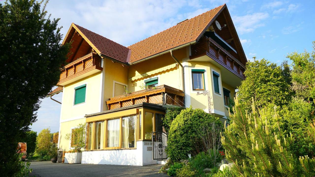 Anna'S Home - Ferienwohnungen Ratsch an der Weinstrasse Exterior photo